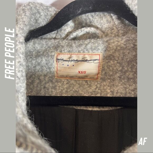 FREE
PEOPLE FLUFFY DOLMAN JACKET NEW XS/S - Picture 6 of 11